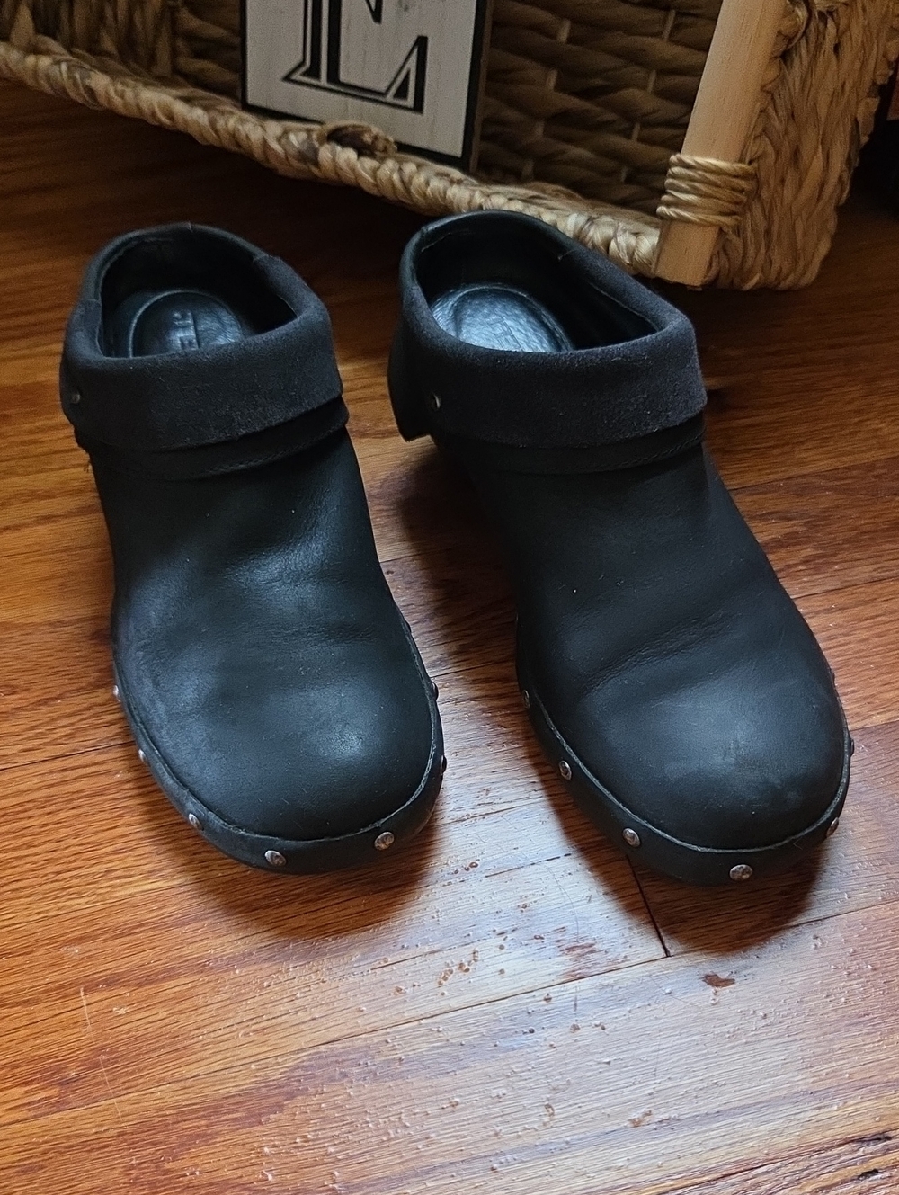 MERRELL BLACK MULE CLOGS